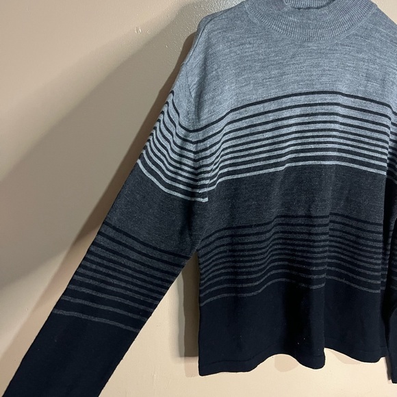 Carolyn Taylor Men's Black and Gray Striped Crewneck Sweater - Picture 3 of 3
